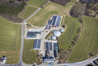Aerial view, Sorpemilch GbR Landwirtschaftsbetrieb mit solar roof, Amecke, Sundern, Sauerland,