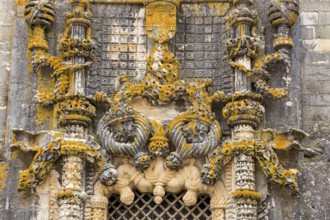 Manueline window with seafaring motifs and the Order of the Cross, Fortress of Tomar, Castle of the