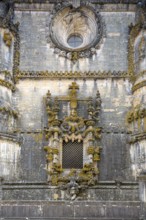 Manueline window with seafaring motifs and the Order of the Cross, Fortress of Tomar, Castle of the