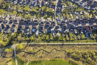 Aerial view, Auenpark and Selmer Bach with green area, residential area Grüner Weg, bycatch, Selm,