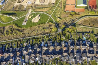 Aerial view, Auenpark and Selmer Bach with green area, residential area Grüner Weg, bycatch, Selm,