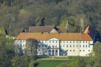 Aerial view, Cappenberg Castle, LWL Museum of Art and Culture with Catholic Collegiate Church