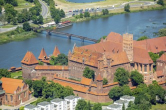Malbork, Castle, Brick Gothic, River Nogat, City of Marienburg, Seat of the Grand Masters of the