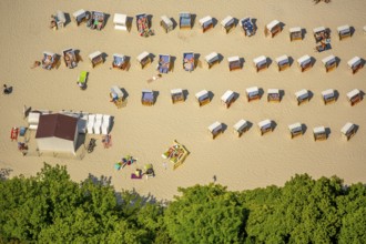 Sandy beach beach, beach chairs, KoÅ'obrzeg, Baltic Sea coast, holiday region, Województwo
