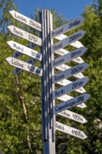 Norway-Russia border, signposts, distance to cities, Kirkenes, Finnmark, Norway, Scandinavia,