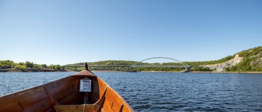 Riverboat, Barents sea, E105 bridge, bowøynes, Finnmark, Norway, Scandinavia, Europe, adventure