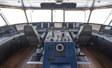 MS Polarlys, command bridge, Honningsvåg, Finnmark, Norway, Scandinavia, Europe, adventure travel,