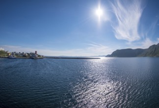 Harbour entrance and lighthouse, Honningsvåg, Finnmark, Norway, Scandinavia, Europe, adventure