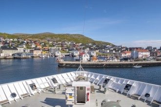 MS Polarlys, ship bow, harbour entrance, Honningsvåg, Finnmark, Norway, Scandinavia, Europe,