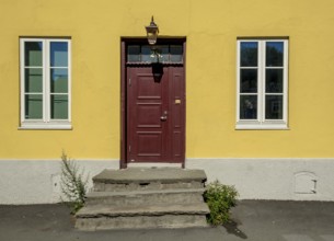 Shapes and colours, picturesque doors and windows, Nedre Bakklandet, Nygata Street, Trondheim,