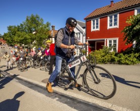 Tourist at bike rental, Trondheim, bike lift, Trøndelag, Norway, Scandinavia, Europe, adventure
