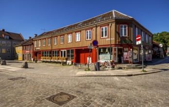 Kiosk, wooden houses, Bakklandet district, Trondheim, Trøndelag, Norway, Scandinavia, Europe,