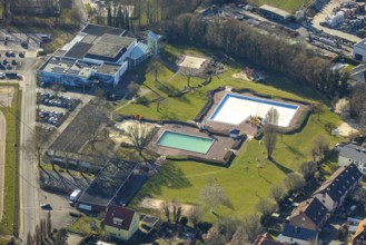 Aerial view, Städt. Indoor and outdoor swimming pool, Werl, Soester Börde, North Rhine-Westphalia,