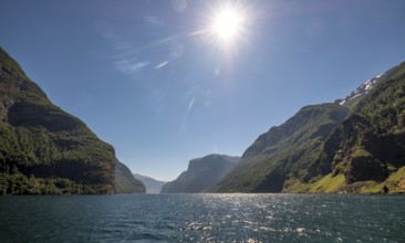 Fjord, Nærøyfjorden, Flåm, Gudvangen, mountains, trees, blue sky, sunshine, Undredal, Sogn og
