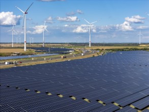 86, 5 MW peak ground-mounted photovoltaic systems, from RWE, with over 141, 000 solar modules, on a