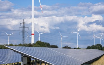 86, 5 MW peak ground-mounted photovoltaic systems, from RWE, with over 141, 000 solar modules, on a