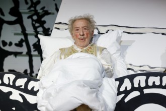 Dieter Hallervorden at the photo rehearsal for the play 'Der eingebildet Kranke' at the palace