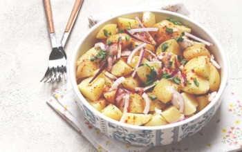 Boiled potato salad with red onion, German cuisine, homemade, no people