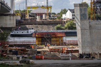 New construction of the second motorway bridge Neuenkamp of the A40, over the Rhine near Duisburg,