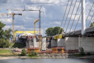 New construction of the second motorway bridge Neuenkamp of the A40, over the Rhine near Duisburg,