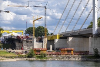 New construction of the second motorway bridge Neuenkamp of the A40, over the Rhine near Duisburg,