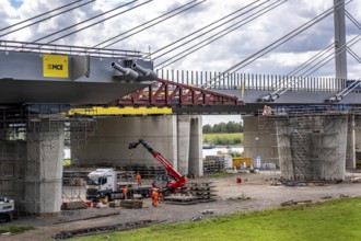 New construction of the second motorway bridge Neuenkamp of the A40, over the Rhine near Duisburg,