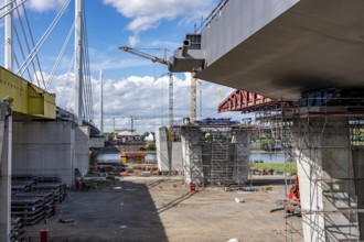 New construction of the second motorway bridge Neuenkamp of the A40, over the Rhine near Duisburg,