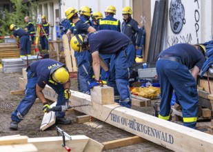 Preparation work for the construction of a facade support, a building in danger of collapsing, with