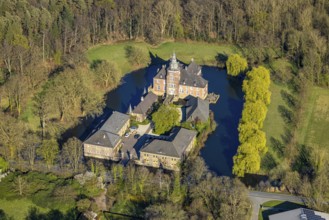 Aerial view, Schloss Sandfort, also Haus Sandfort, moated castle and moat, Olfen-Kirchspiel, Olfen,