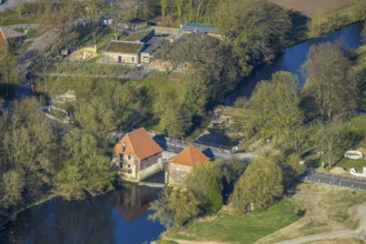 Aerial view, Füchtelner Mühle as hydroelectric power station, river Stever and weir Köckelsumer
