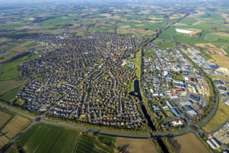 Aerial view, overview residential area Olfen, surrounded by meadows and fields, on the right Alte