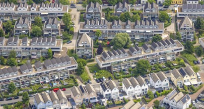 Aerial view, terraced house housing estate with balconies Auf der Höchte, Höchtebögen, Osterfeld,