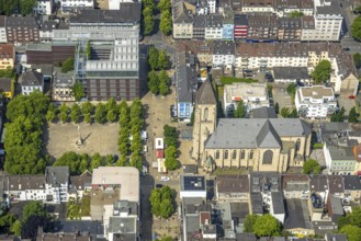 Aerial view, greened Altmarkt and Victory Column with Angel of Peace, catholic parish church Herz