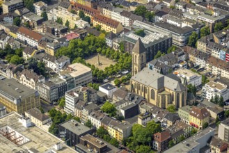 Aerial view, green Altmarkt and Victory Column with Angel of Peace, Catholic parish church