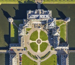 Aerial view, Nordkirchen Castle, baroque castle complex, moated castle, castle garden shapes and