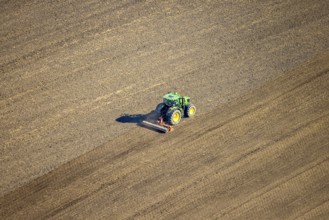 Aerial view, agricultural work with tractor on a field on Ascheberger Straße, Capelle, Nordkirchen,
