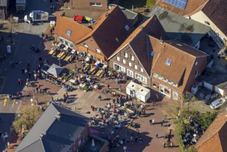 Aerial view, Holland market on Schlossstraße in Nordkirchen, stalls and 10000 visitors,