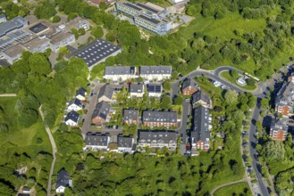 Aerial view, multi-family houses, housing estate Cecile-Vogt-Straße with park, Saarn, Mülheim an
