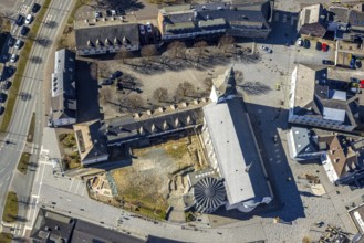 Aerial view, Stiftsplatz and St. Walburga Catholic Church, Stiftscenter car park, Meschede town,