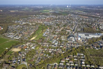 Aerial view, commercial area with Ardagh Glass GmbH with chimney, residential area and park