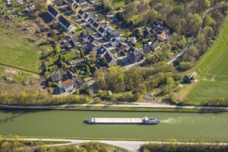 Aerial view, inland navigation on the Datteln-Hamm canal, residential area Blücherstraße,