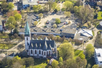 Aerial view, catholic Herz-Jesu-Kirche and Geschwister-Scholl-Gesamtschule, Lünen, Ruhr area, North