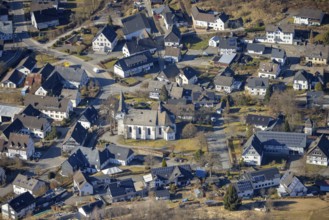Aerial view, Church of St Katharina Kirchhundem-Heinsberg in the town centre, Heinsberg,