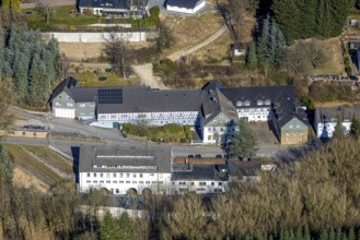 Aerial view, half-timbered building Rinsecker Straße 2-9, Rinsecke, Kirchhundem, Sauerland, North