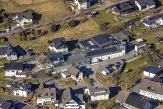 Aerial view, Heinrich Rameil GmbH carpentry business, residential area local view Oberhundem,