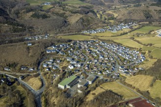 Aerial view, residential area, local view Flape, wooded area, hilly landscape with forest damage,