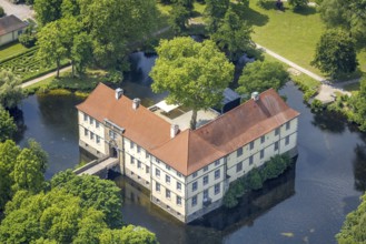 Aerial view, Strünkede Castle moated castle with moat and castle park, Baukau, Herne, Ruhr area,