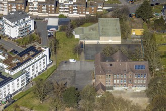 Aerial view, new building senior centre - Protea Wohnen am Schloss, primary school Forellstraße,