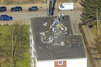 Aerial photo, work on a roof antenna mobile radio, high-rise Lackmanns Hof, Baukau, Herne, Ruhr