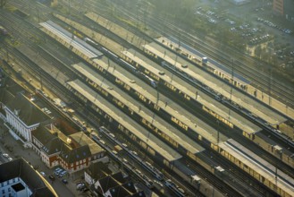 Aerial view, central station Hbf with covered platforms, centre, Hamm, Ruhr area, North